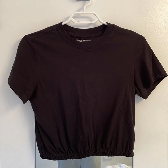 Matching Design Lab crop tops - Picture 4 of 5